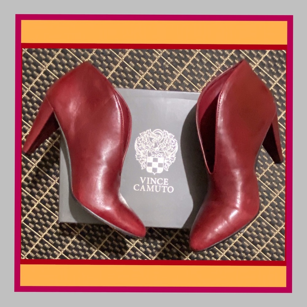 😍 Vince Camuto Shooties👠